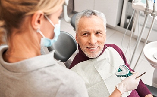 Dentist in Monroe, LA takes denture impressions